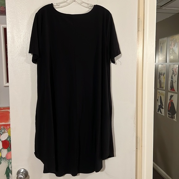Rosebud black short sleeve tee dress with pockets - Picture 6 of 8